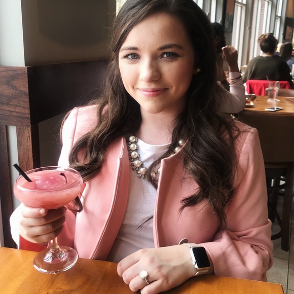 Meet your Posher, Leah - Picture 2 of 7